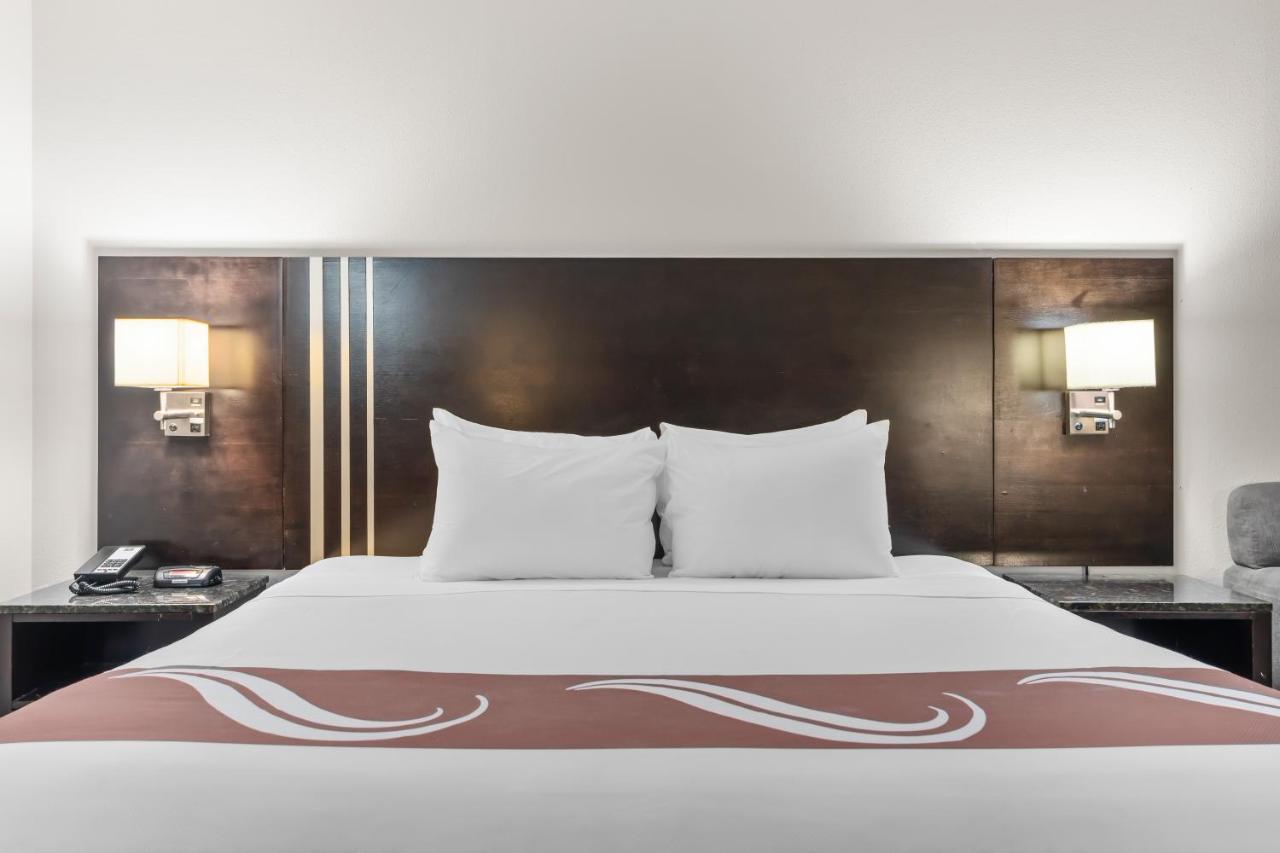 Quality Inn & Suites Mall Of America - Msp Airport Bloomington Exteriör bild