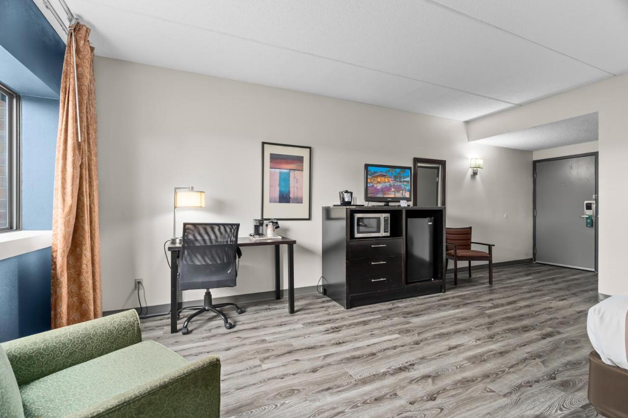 Quality Inn & Suites Mall Of America - Msp Airport Bloomington Exteriör bild