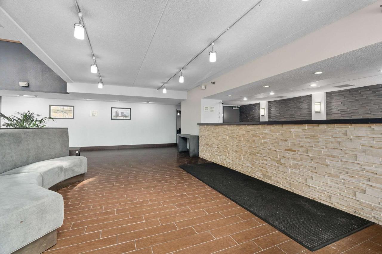 Quality Inn & Suites Mall Of America - Msp Airport Bloomington Exteriör bild