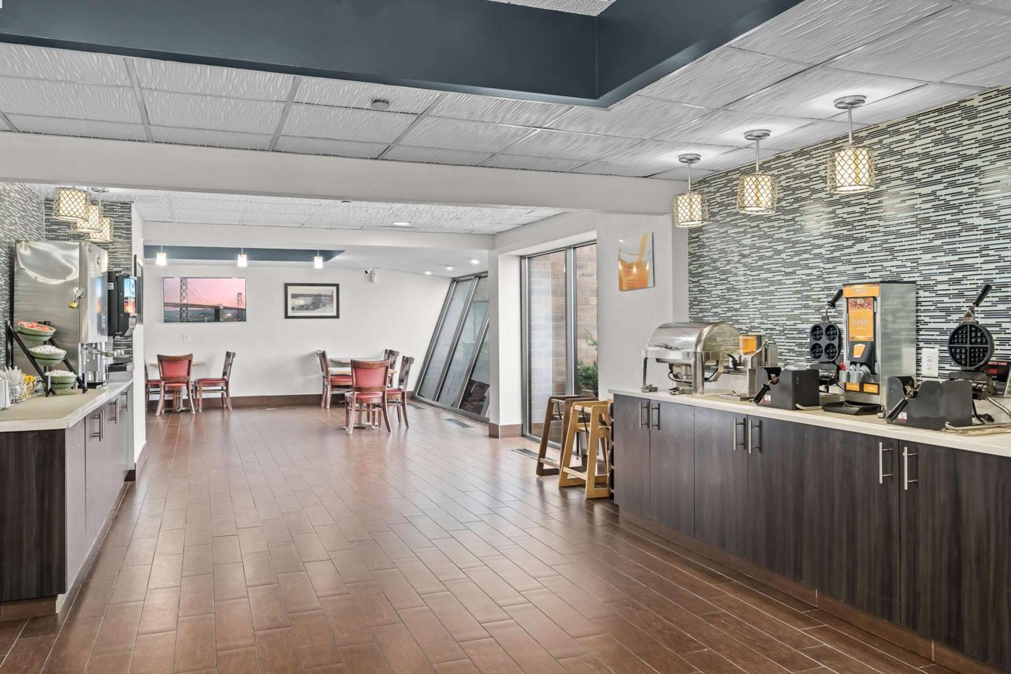 Quality Inn & Suites Mall Of America - Msp Airport Bloomington Exteriör bild