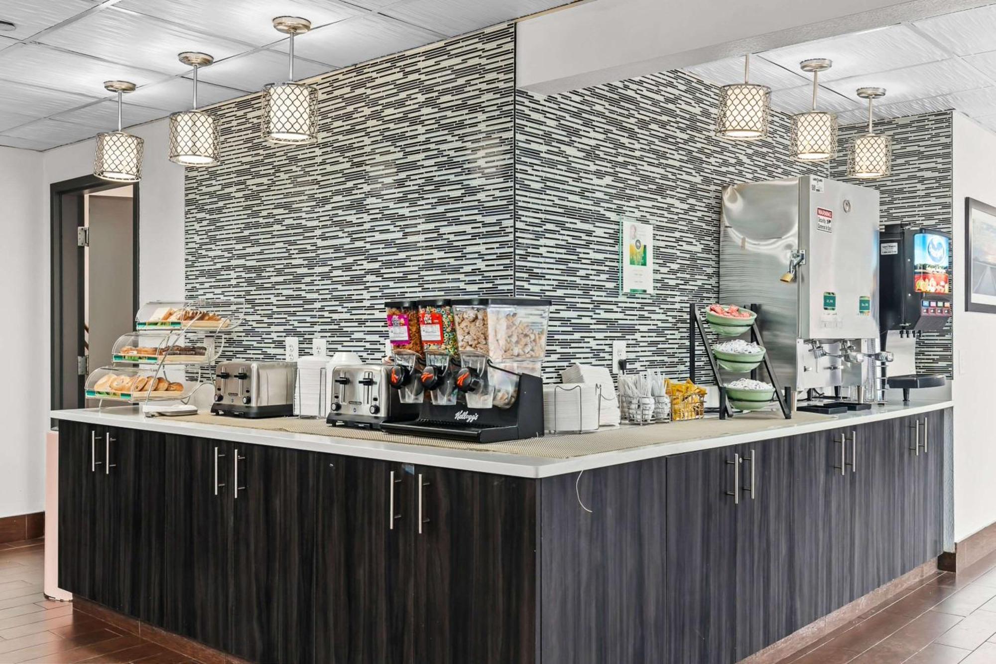 Quality Inn & Suites Mall Of America - Msp Airport Bloomington Exteriör bild