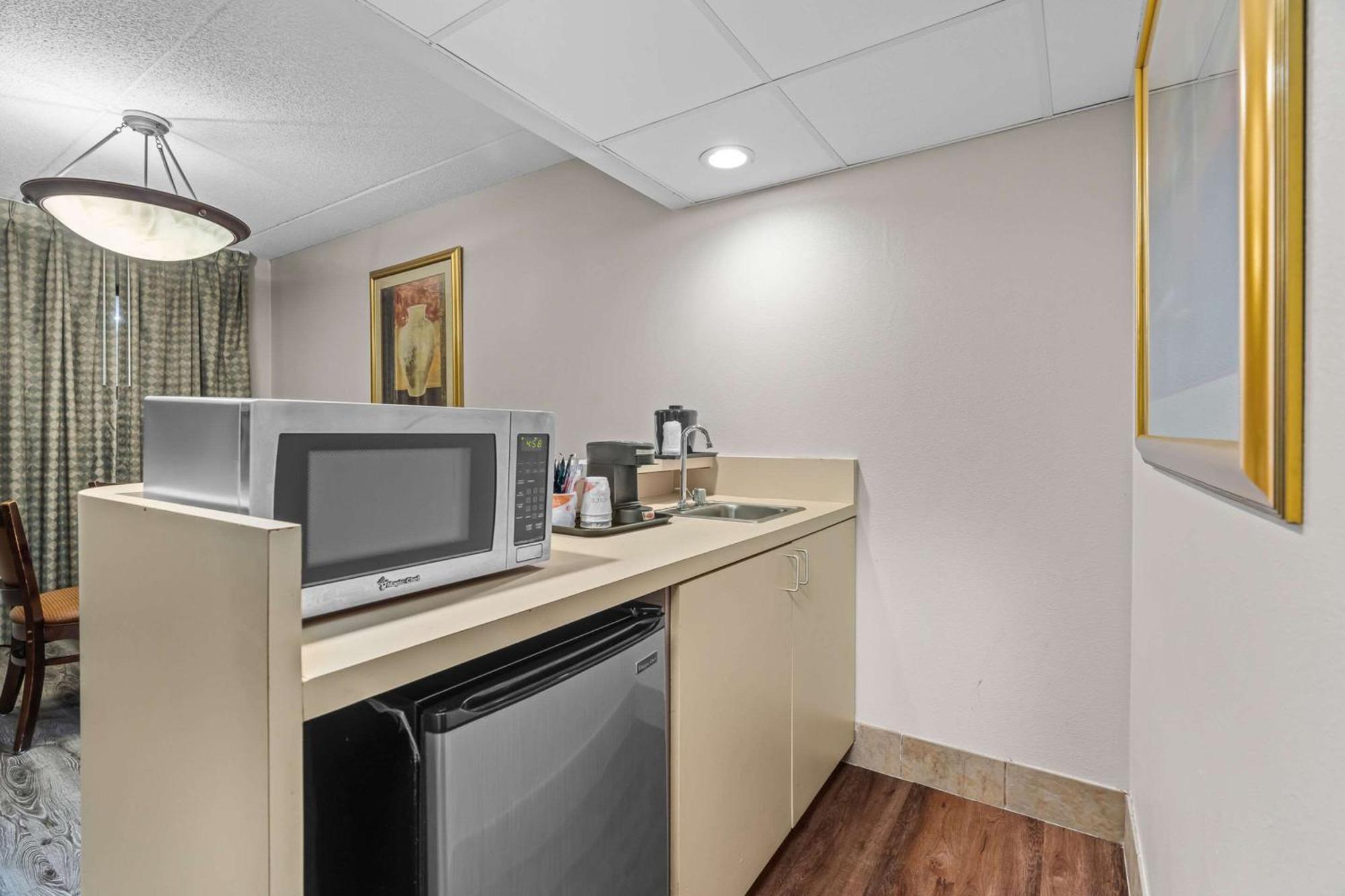 Quality Inn & Suites Mall Of America - Msp Airport Bloomington Exteriör bild