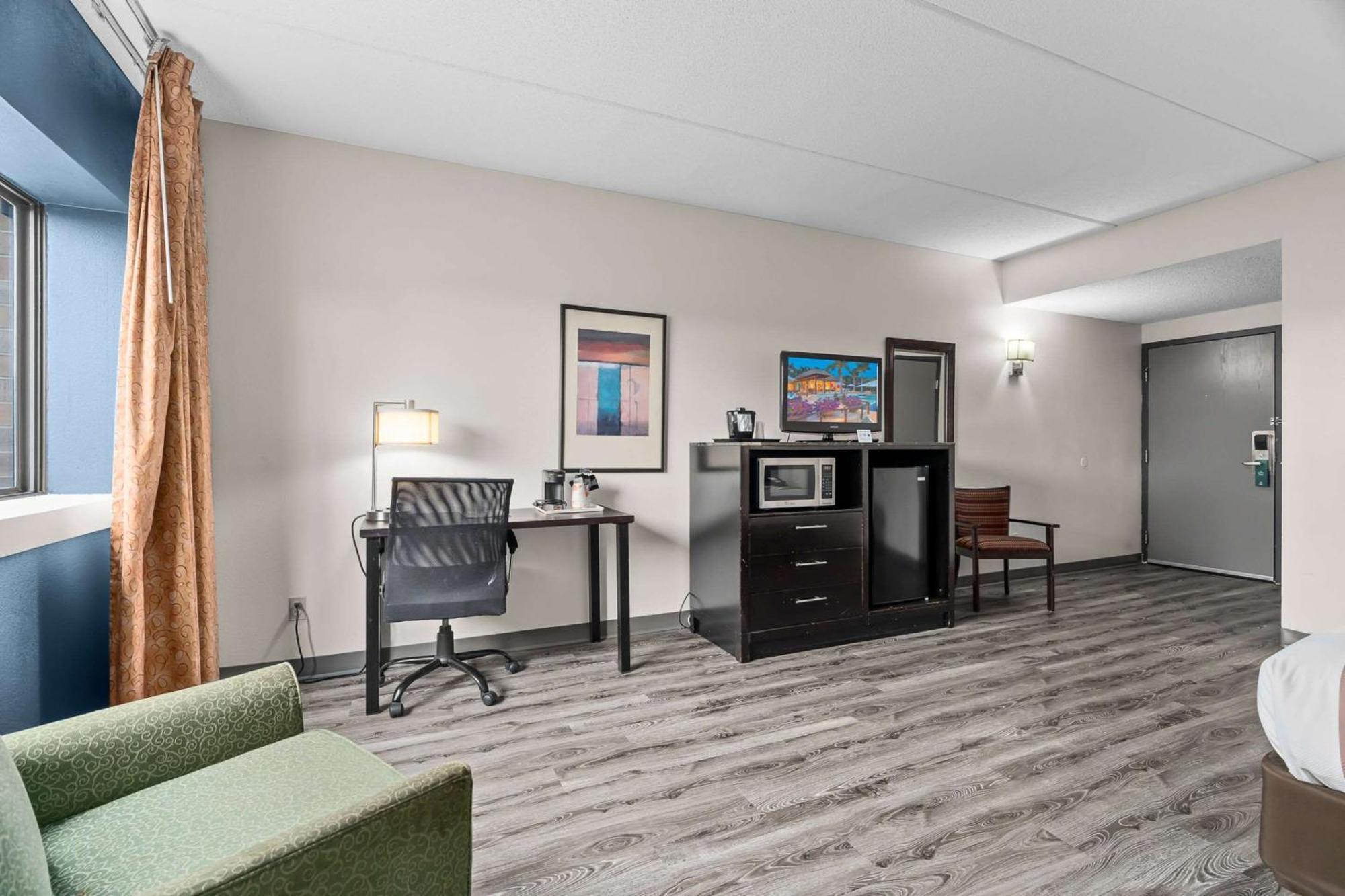 Quality Inn & Suites Mall Of America - Msp Airport Bloomington Exteriör bild
