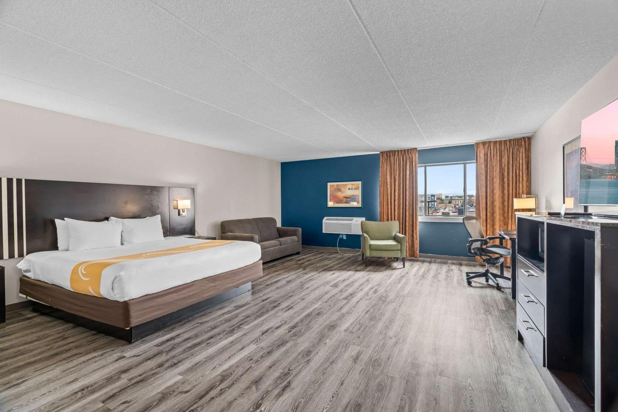 Quality Inn & Suites Mall Of America - Msp Airport Bloomington Exteriör bild